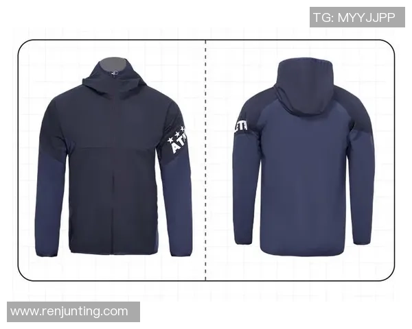 足球球星训练长袖：舒适与功能性兼备的运动装备选择助力球员提升表现